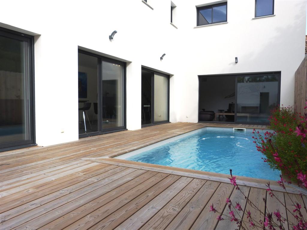 maison avec piscine teste de buch