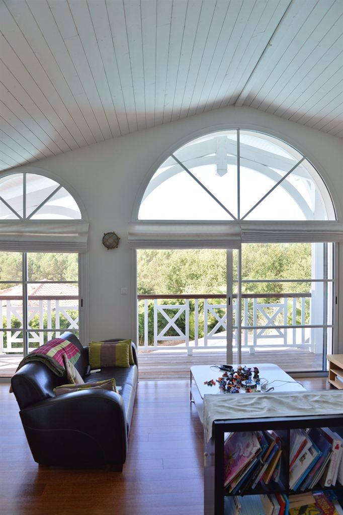 maison séjour lumineux et piscine teste de buch