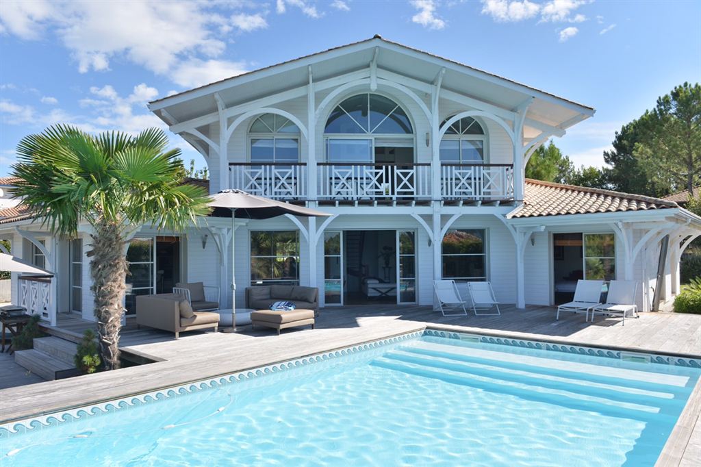 PORTE DE L4OCEAN VILLA EN BOIS RECENTE AVEC PISCINE A VENDRE