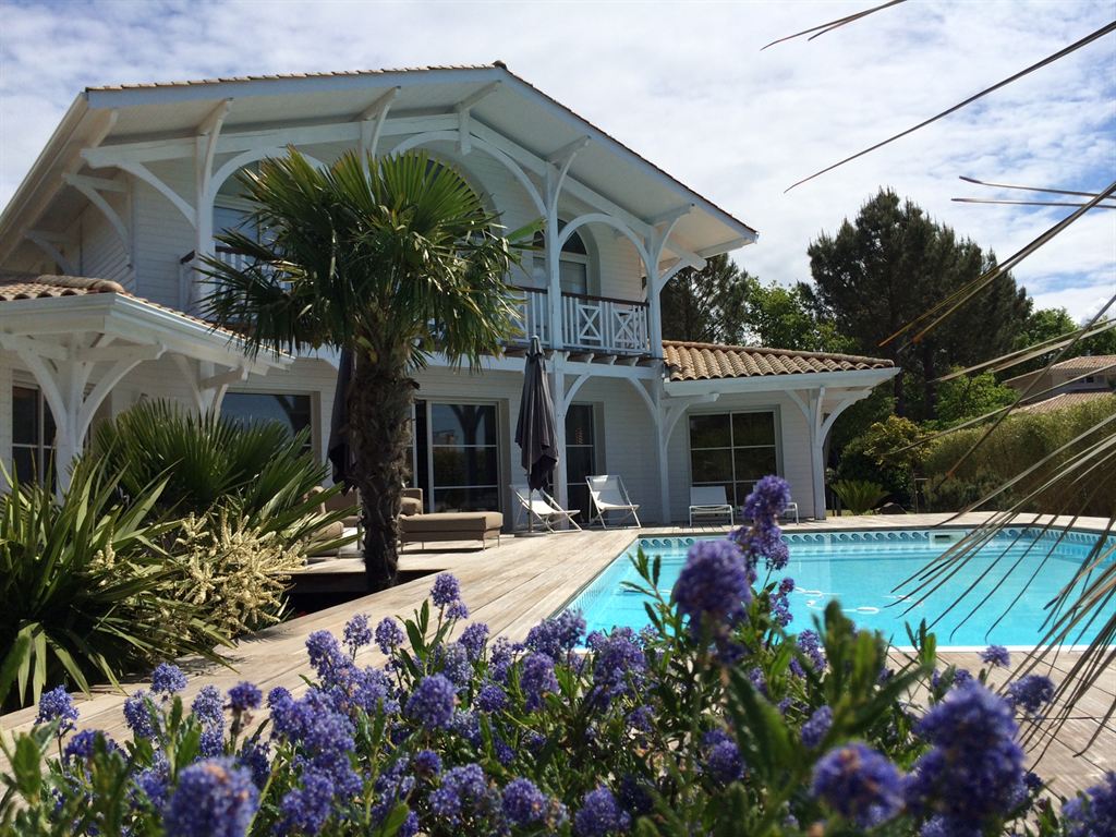 VILLA RECENTE AVEC PISCINE A VENDRE LA TESTE DE BUCH