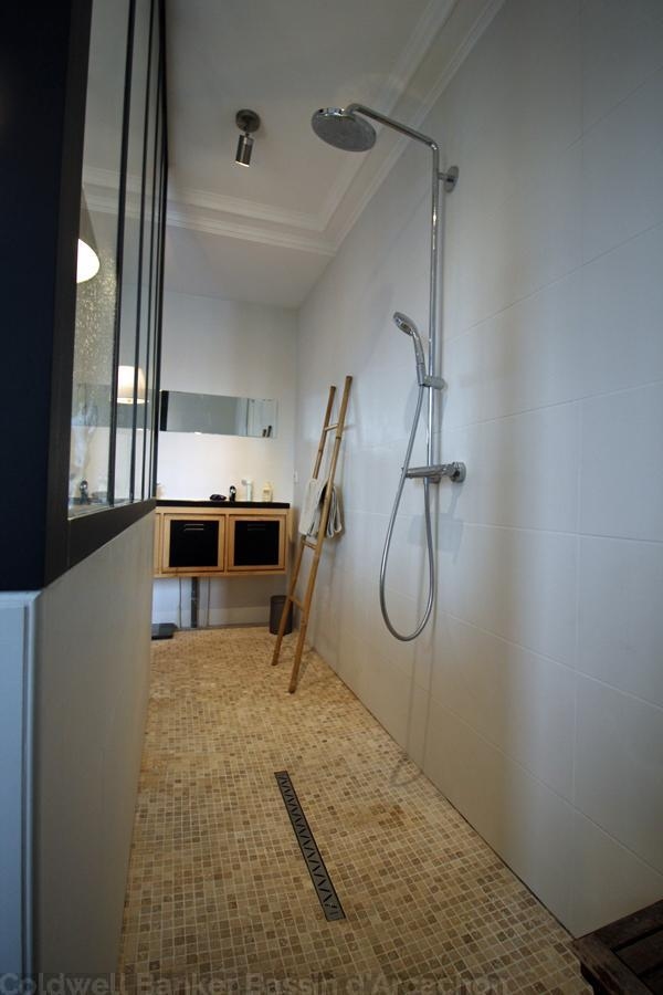 Maison familiale rénovée avec piscine à vendre BORDEAUX CAUDERAN 