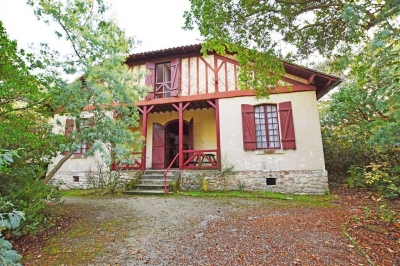 Villa Arcachonnaise à vendre au Moulleau - Arcachon en exclusivité avec Coldwell Banker