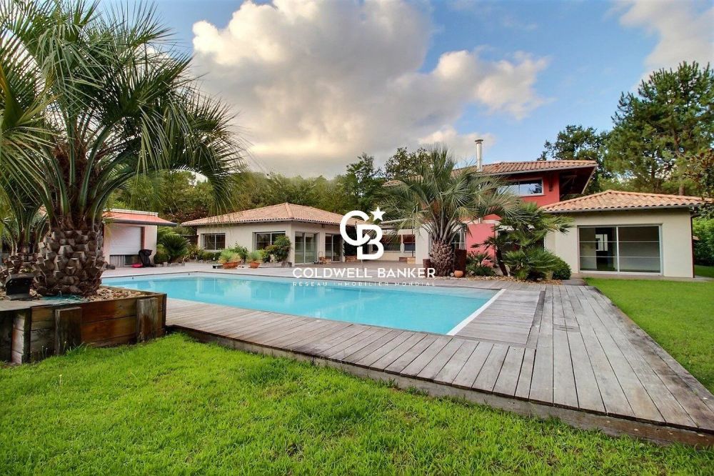 Villa familiale d'exception 5 chambres avec piscine, dépendances et vaste terrain - Andernos 
