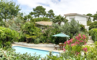 Belle villa moderne avec piscine en vente quartier des Abatilles à Arcachon