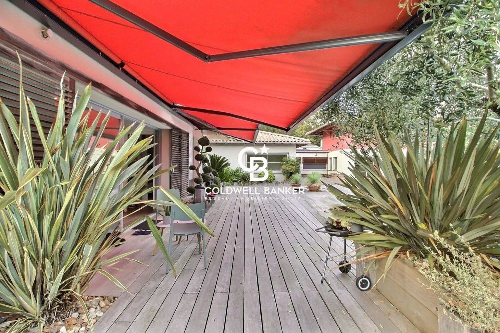 Villa familiale d'exception 5 chambres avec piscine, dépendances et vaste terrain - Andernos 