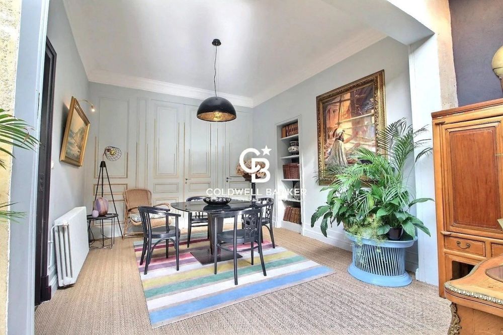 Belle maison bourgeoise 6 chambres avec jardin et piscine à vendre Bordeaux