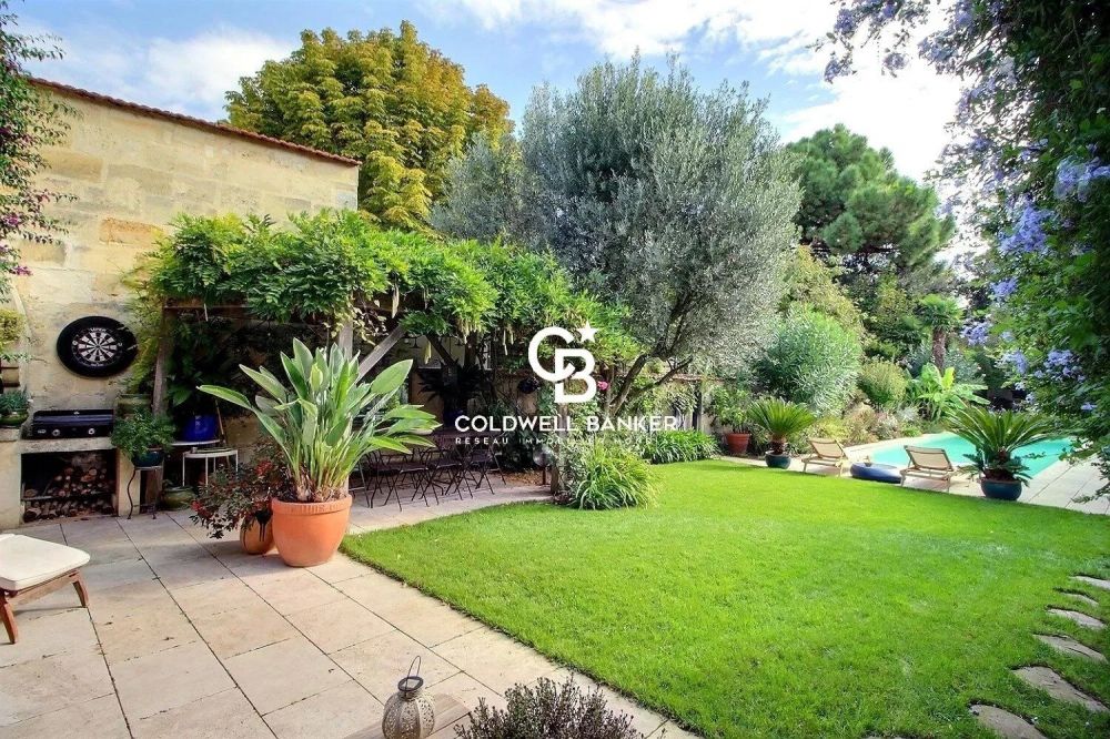 Belle maison bourgeoise 6 chambres avec jardin et piscine à vendre Bordeaux