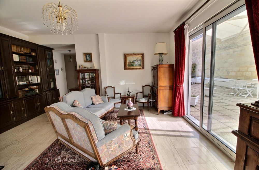 Vente appartement terrasse proche des meilleures écoles BORDEAUX CROIX BLANCHE