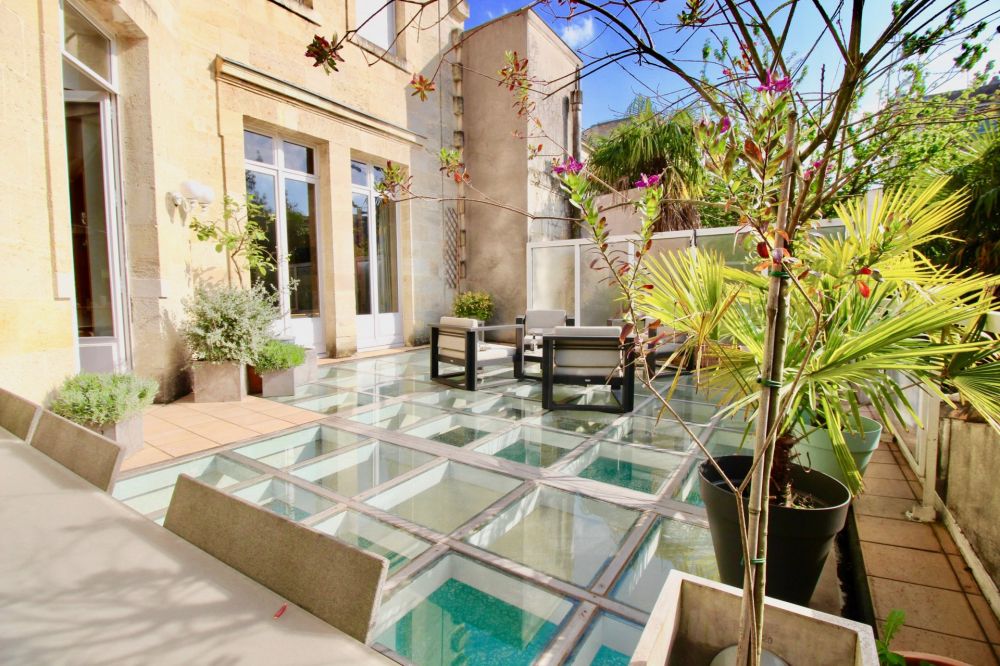 Superbe hôtel particulier avec piscine à vendre BORDEAUX JARDIN PUBLIC