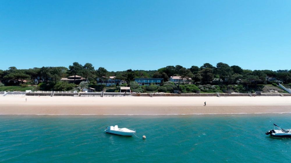 Exceptionnelle villa en première ligne à vendre 