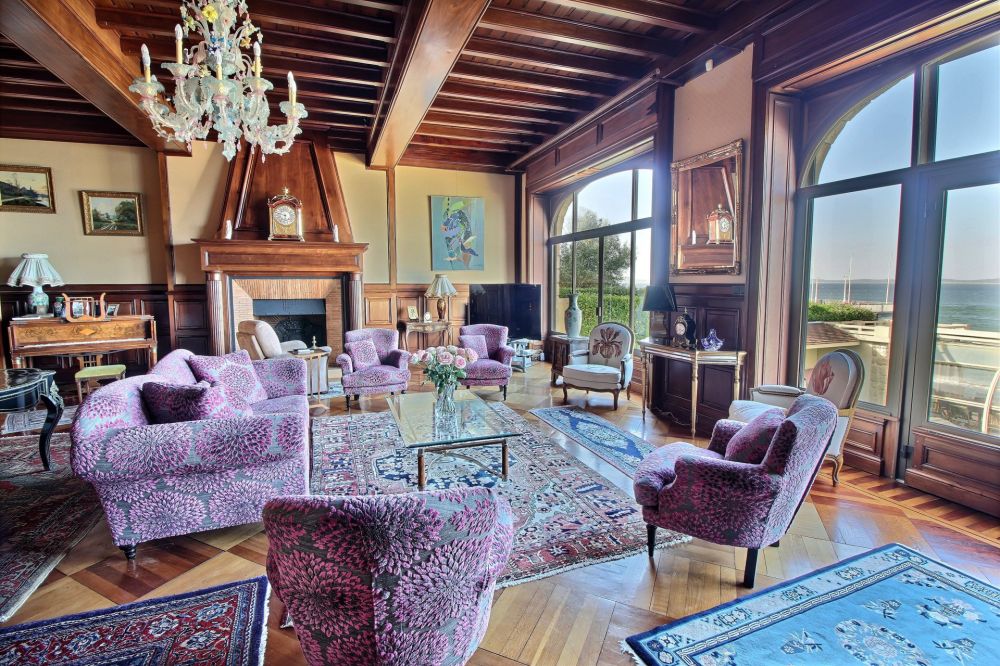 Magnifique maison arcachonnaise en front de mer à vendre à ARCACHON