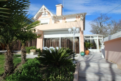 Magnifique demeure entièrement rénovée dans la plus belle avenue d'arcachon