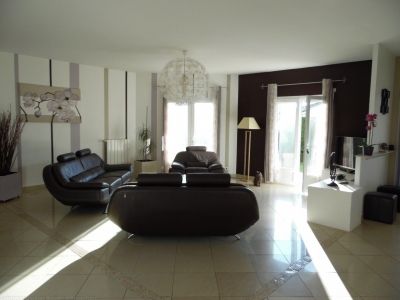 Vente villa contemporaine avec piscine proche commodités et transports LORMONT