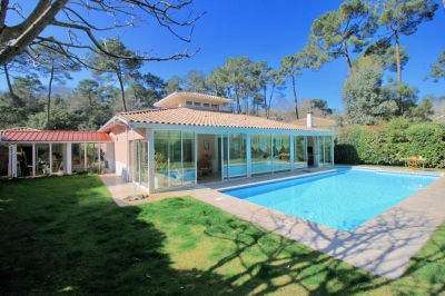 Villa contemporaine plain pied  à vendre avec piscine à Pyla sur Mer