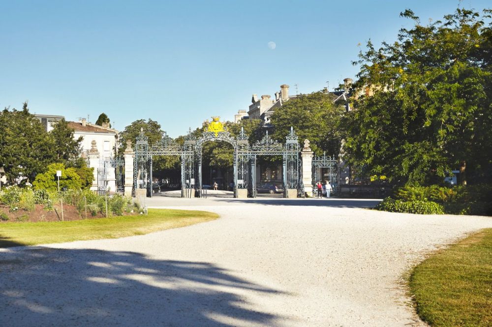 Superbe maison de maitre en pierre a vendre PROCHE BORDEAUX LE BOUSCAT