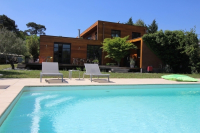 Villa d'architecte en bois à vendre 5 chambres avec piscine à Bordeaux Merignac