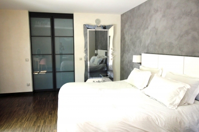 Superbe maison en bois avec piscine avec 5 chambres - proche Bordeaux Mérignac 