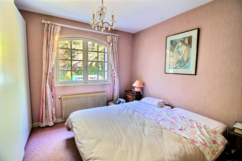 Recherche maison familiale 7 chambres avec piscine proche Bordeaux LATRESNE