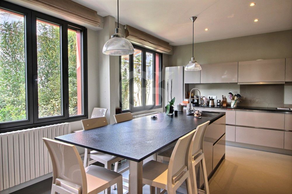 Maison familiale contemporaine 5 chambres à vendre LE BOUSCAT