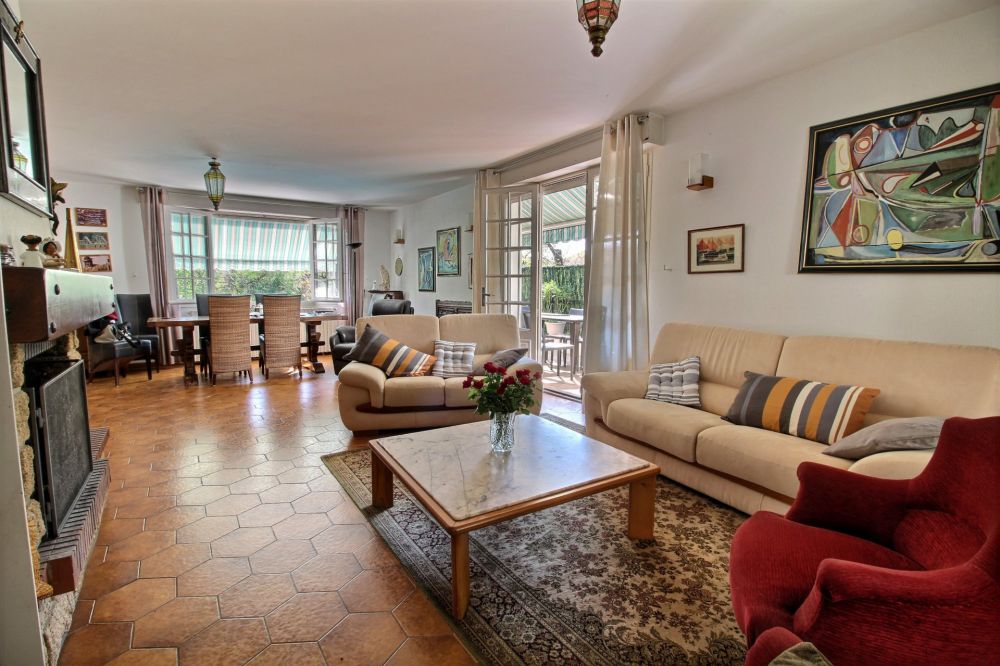 Achat maison familiale 5 chambres avec beau terrain La Hume Gujan-Mestras