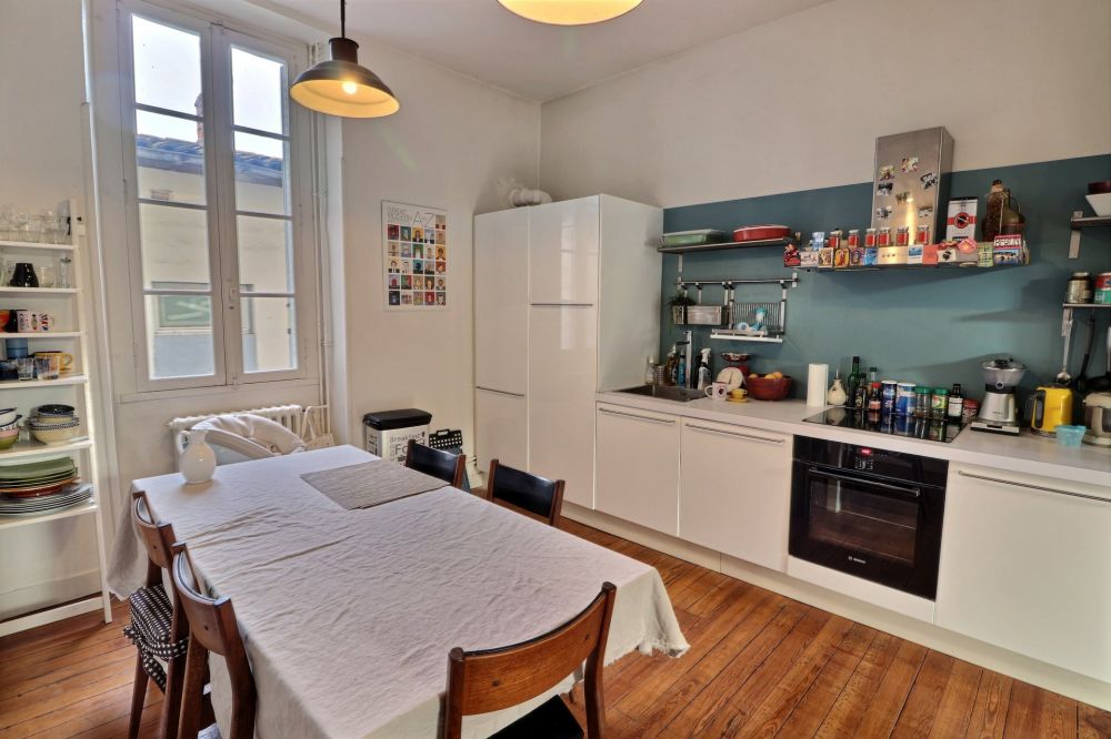 Appartement de standing rénové à vendre quartier Fondaudège BORDEAUX CENTRE