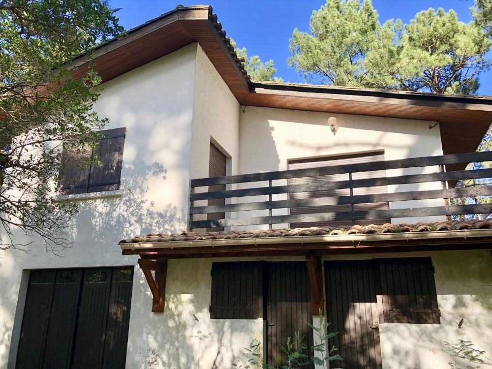 Maison des années 70 à rénover ou reconstruire proche plage CAP FERRET