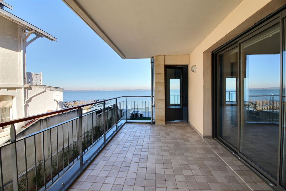 Achat magnifique appartement lumineux de grand standing avec terrasses en première ligne à ARCACHON