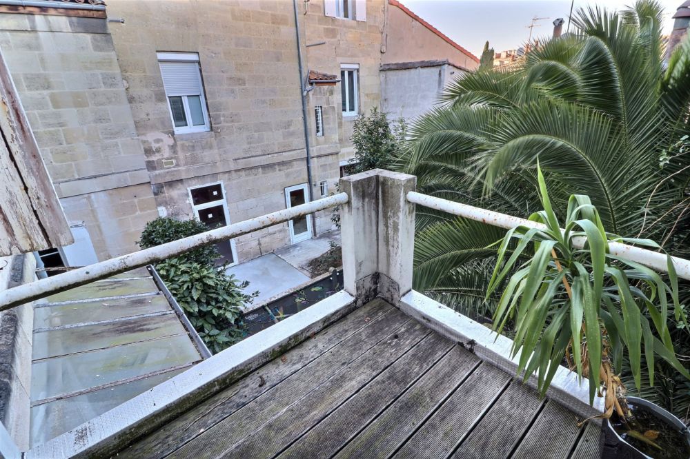 Maison avec balcon à vendre bordeaux