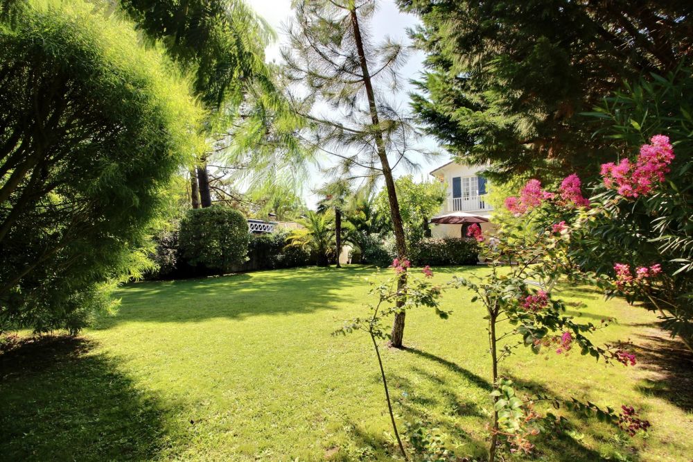 Grande villa familiale proche plage à vendre CAP FERRET CENTRE