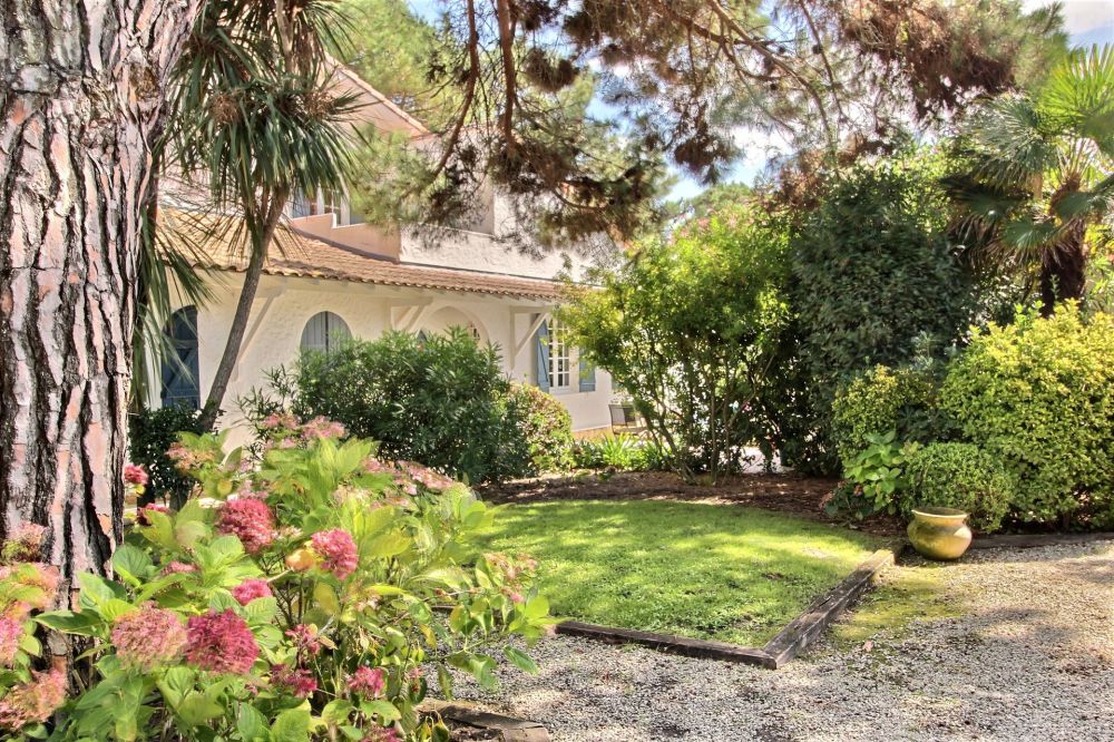 Grande villa familiale proche plage à vendre CAP FERRET CENTRE