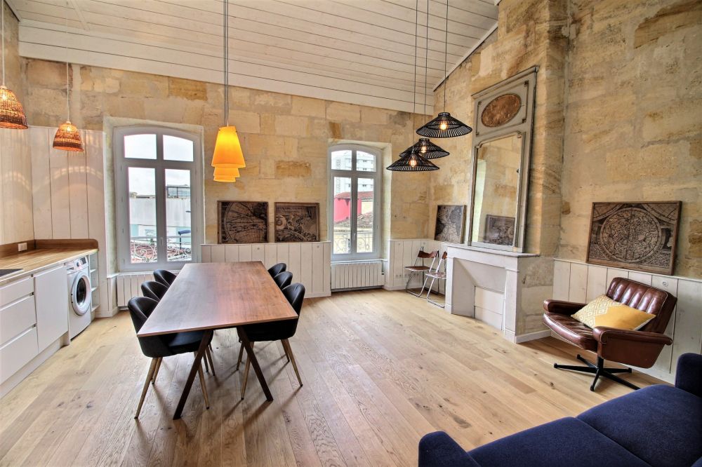 Appartement rénové à vendre quartier Mériadeck proche Pey Berland Bordeaux