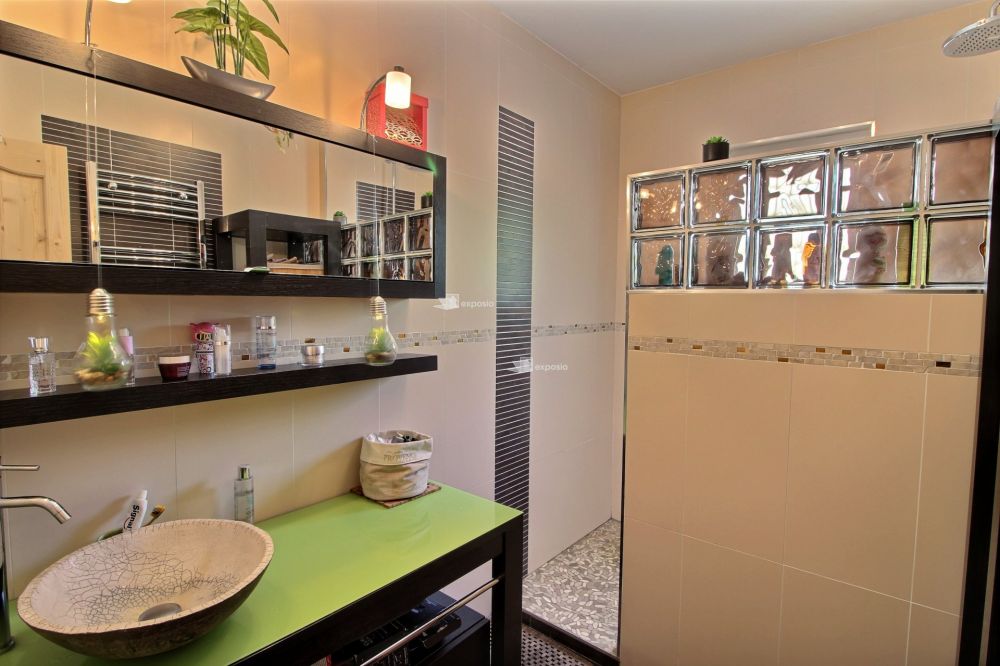 Achète maison familiale sans vis-à-vis à proximité de Bordeaux