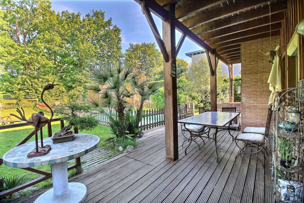 Recherche villa en bois près de Bordeaux