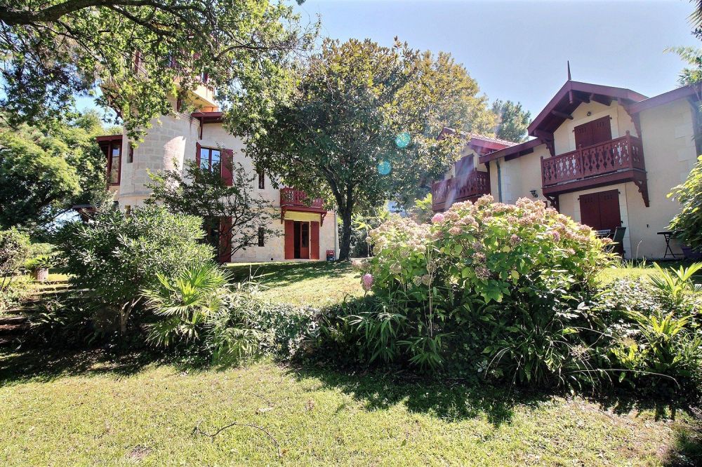 Grande villa à vendre ville d'hiver