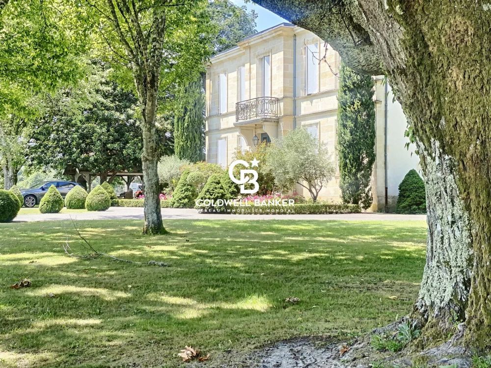 Propriété d'exception du 18ème avec domaine arboré Le Barp