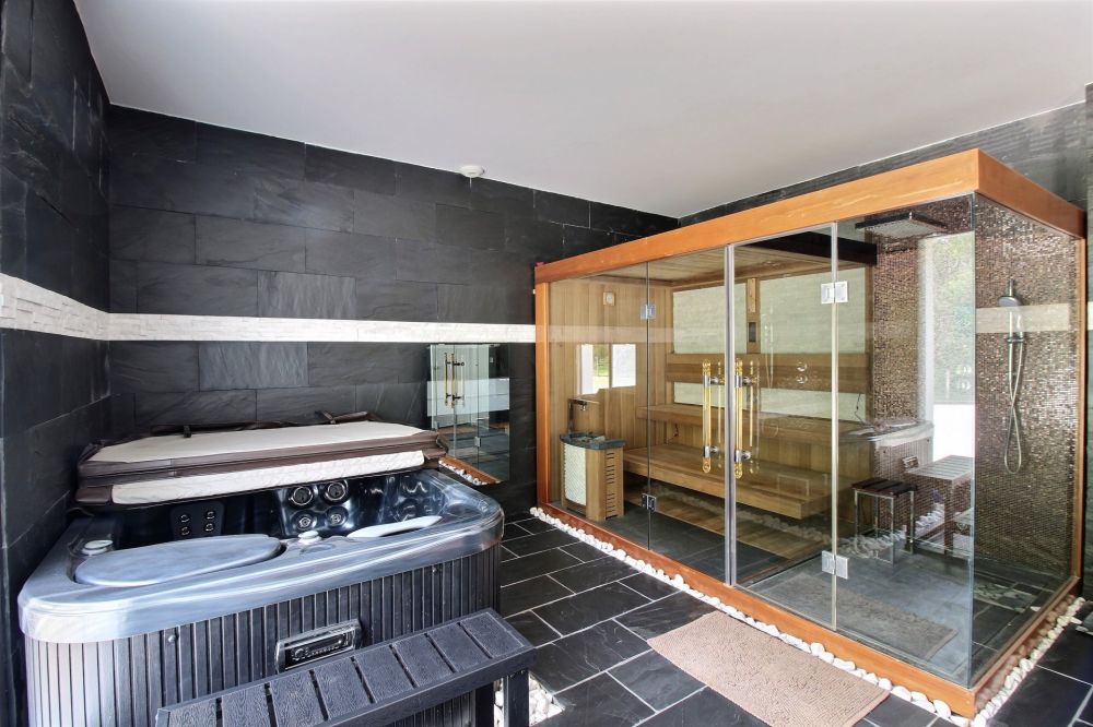 Acheter une maison avec une piscine chauffé et une salle de sport en gironde