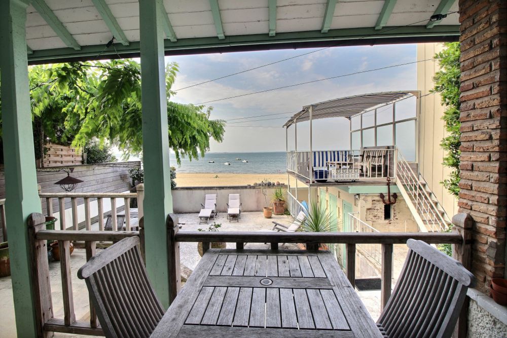 recherche une première ligne à arcachon