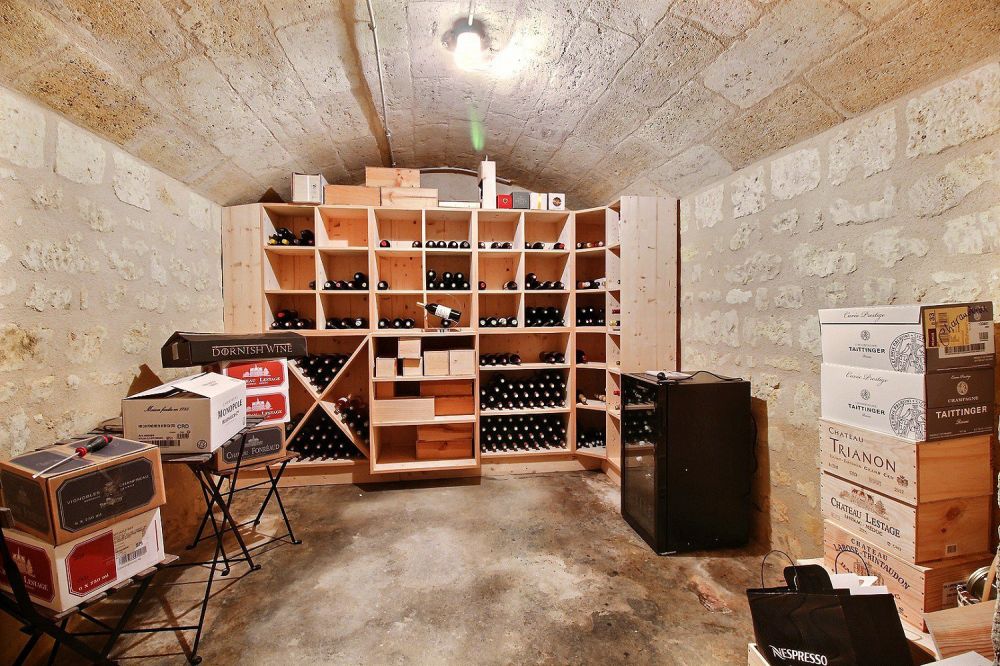 Maison bourgeoise avec garage et patio à vendre BORDEAUX HYPER CENTRE