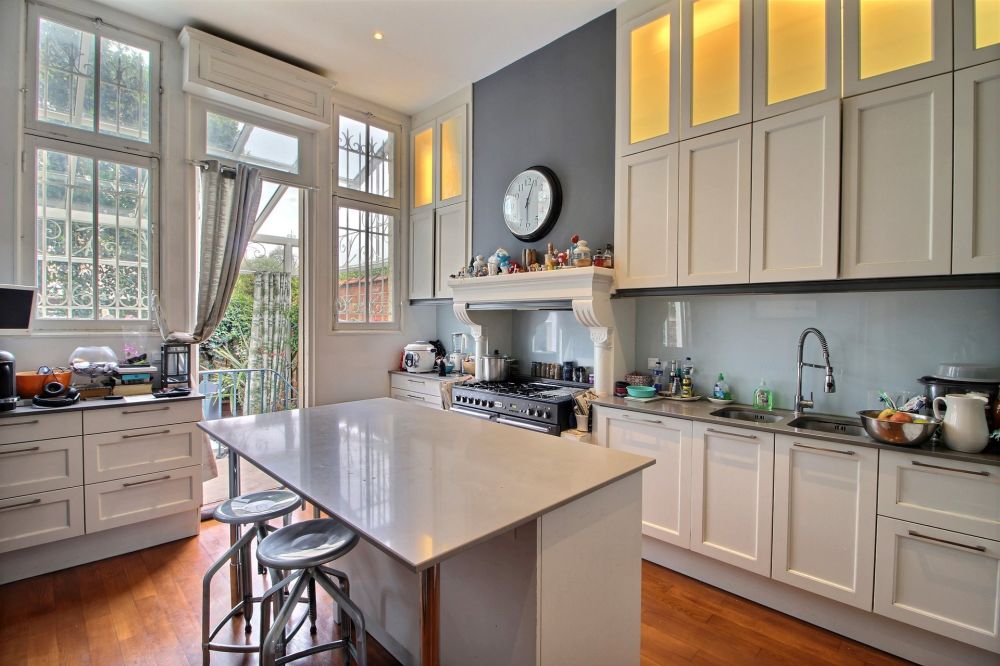 Maison familiale avec parking et jardin à vendre BORDEAUX SAINT GENES