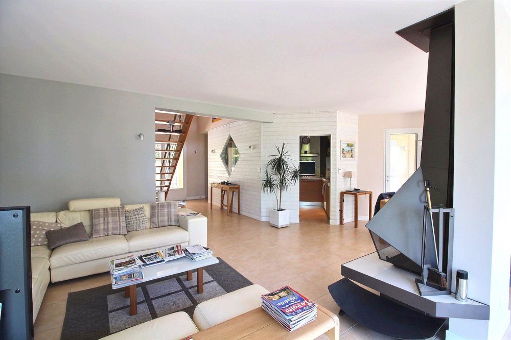 recherche une villa vue bassin avec piscine