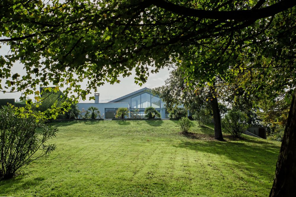 Recherche maison d'architecte avec piscine bouliac