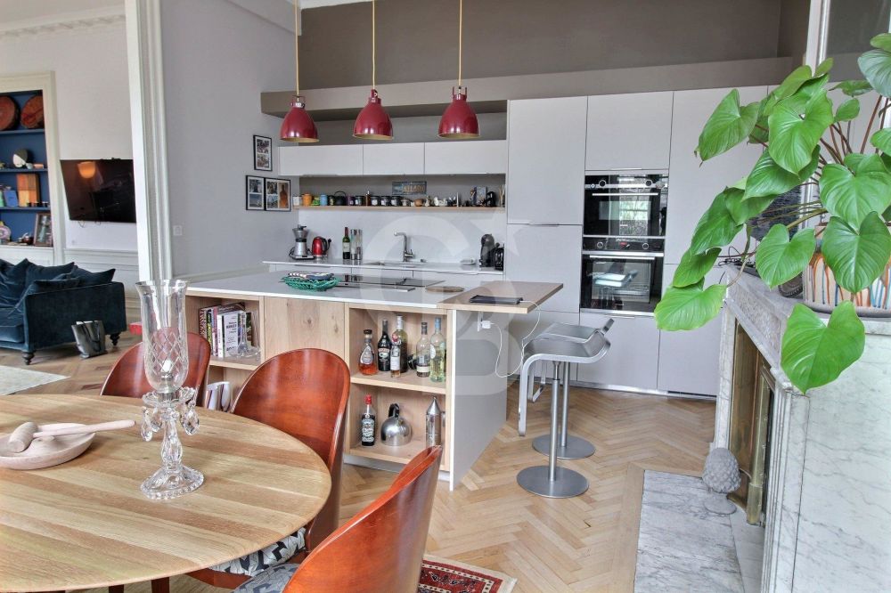 Acheter superbe appartement ancien rénové avec ascenseur BORDEAUX TRIANGLE D'OR