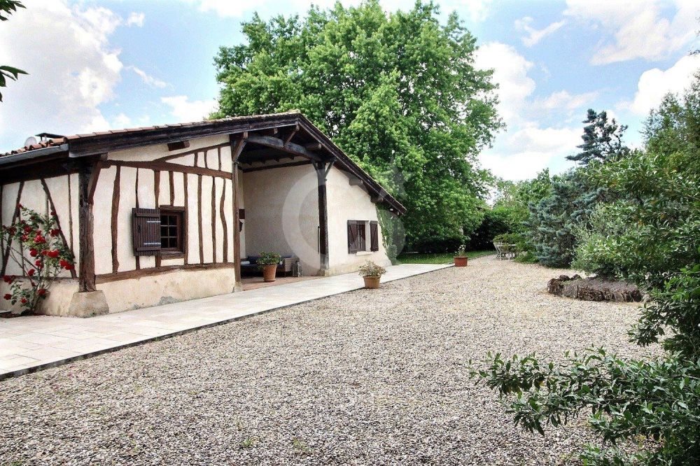 Equestrian Property within 45 minutes of Bordeaux