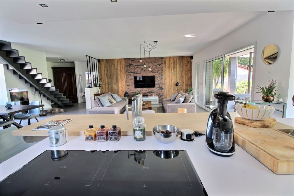 maison contemporaine lumineuse à vendre à al hume 