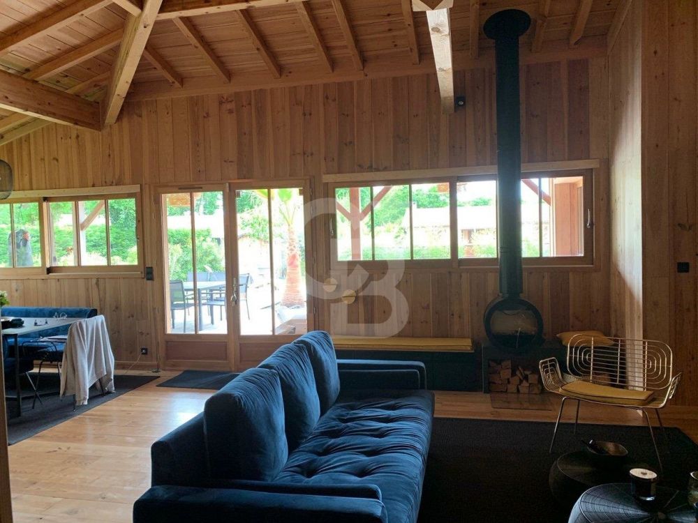 Superbe cabane en bois 4 chambres à vendre LÈGE-CAP-FERRET