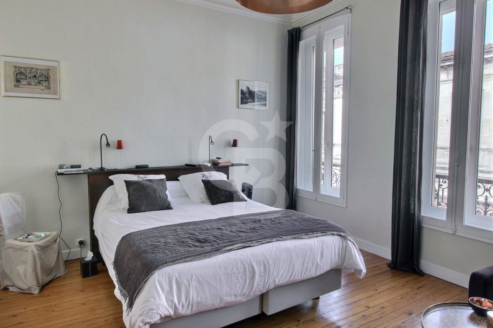 Acheter maison familiale en pierre avec piscine BORDEAUX SAINT-SEURIN