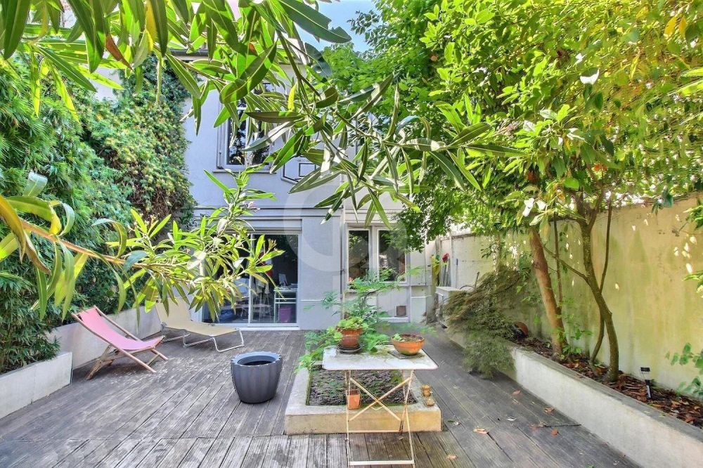 Charmante échoppe bordelaise avec jardin et garage à vendre à Bordeaux Jardin Public