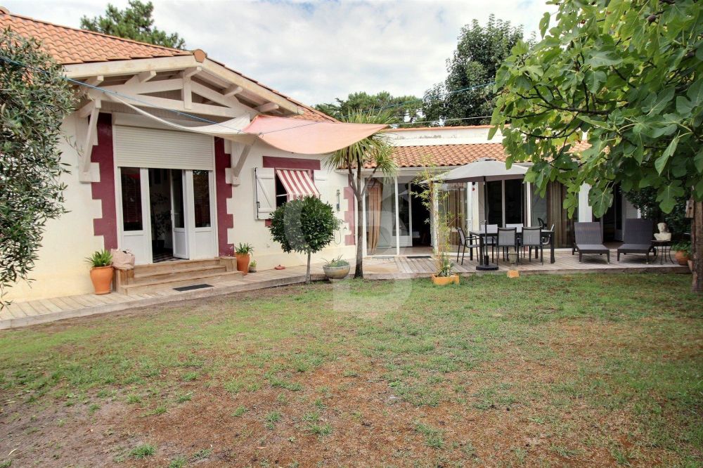 Charming 4 bedroomed villa located at the end of the Cap Ferret Peninsula