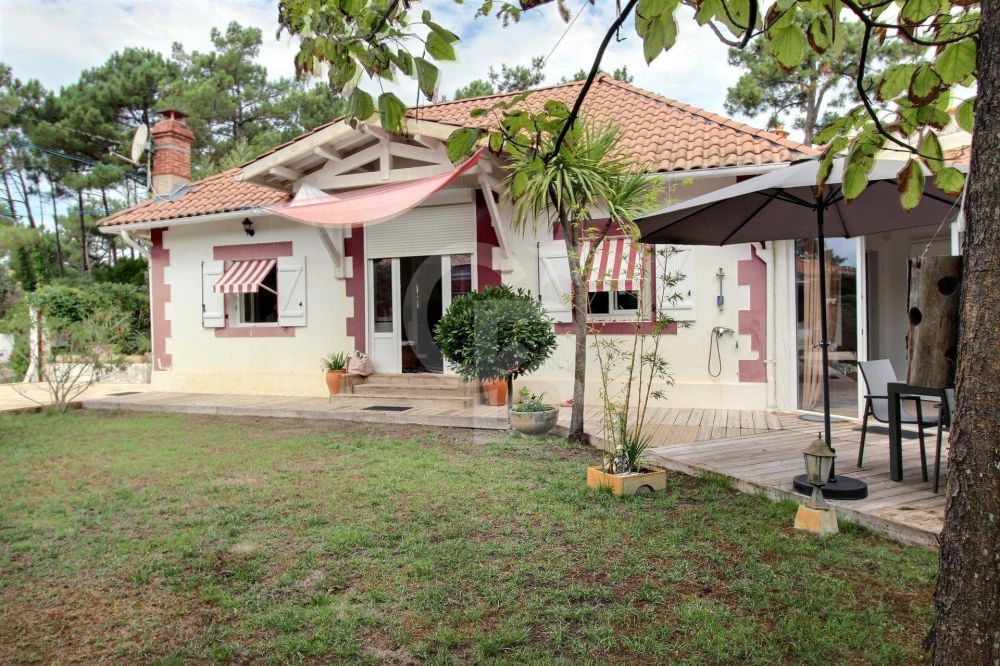 Buy Charming 4 bedroomed villa located at the end of the Cap Ferret Peninsula