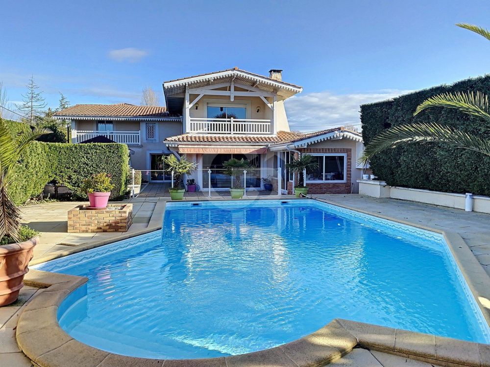 Belle maison familiale avec piscine à vendre GUJAN-MESTRAS